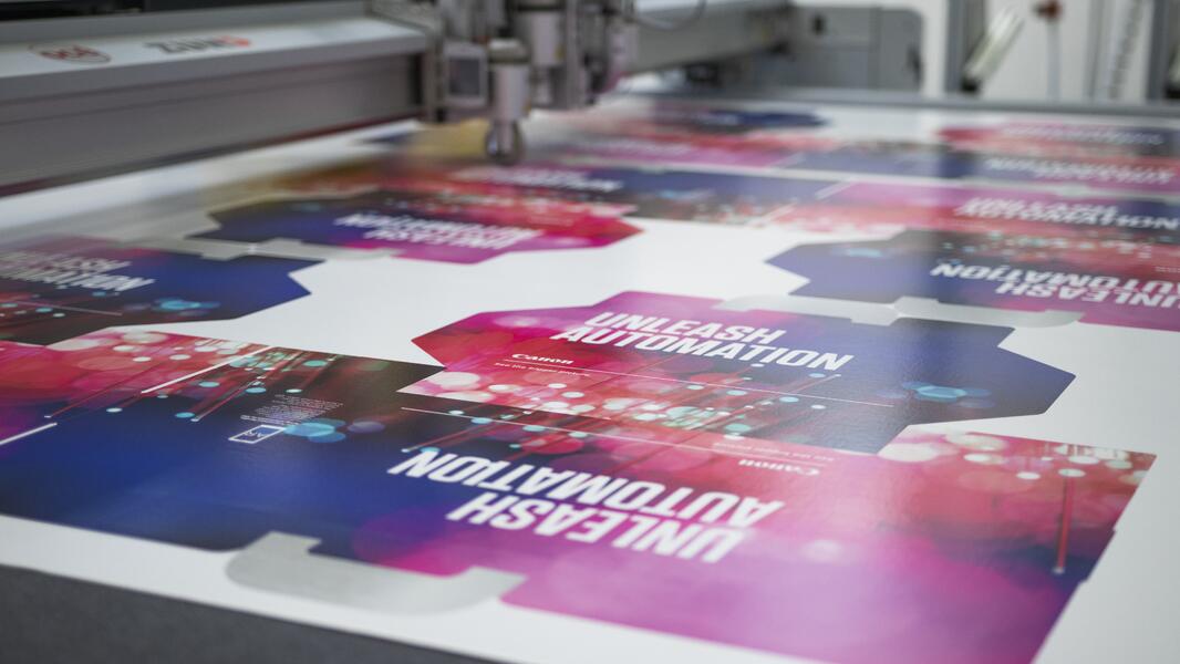 Procut for display graphics prints - GraphiPLAZA